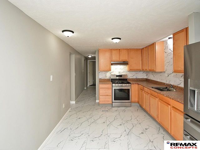 4136 Bellville Drive, Lincoln, NE 68521