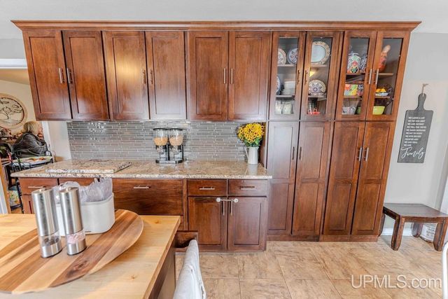 1608 S 17 Avenue, Escanaba, MI 49829