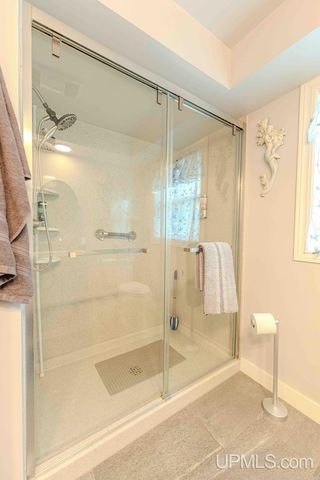 1608 S 17 Avenue, Escanaba, MI 49829