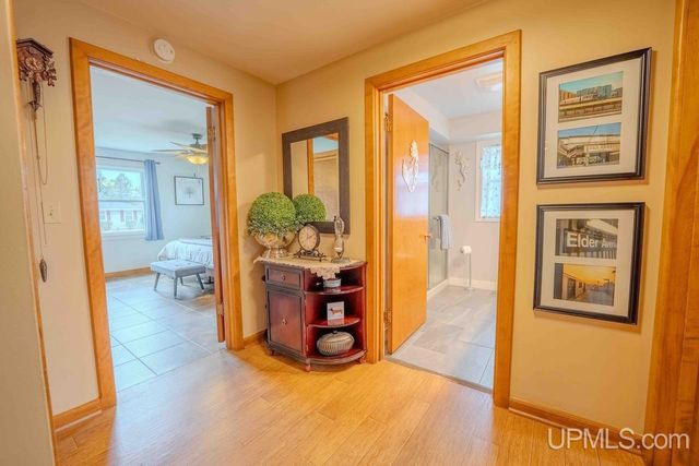 1608 S 17 Avenue, Escanaba, MI 49829