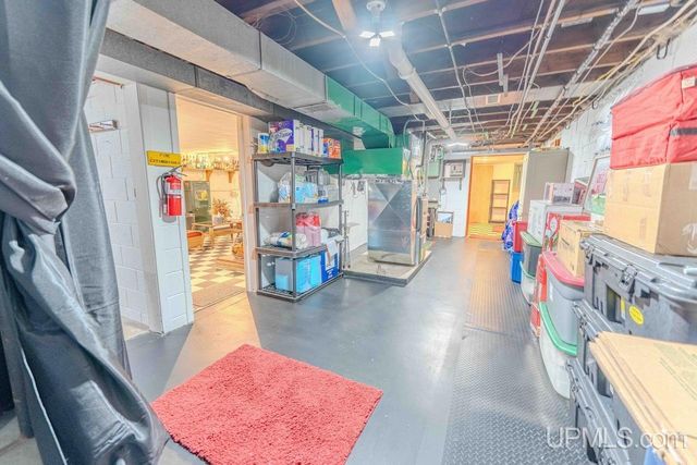 1608 S 17 Avenue, Escanaba, MI 49829