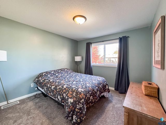 6312 W 66th St Street, Sioux Falls, SD 57106