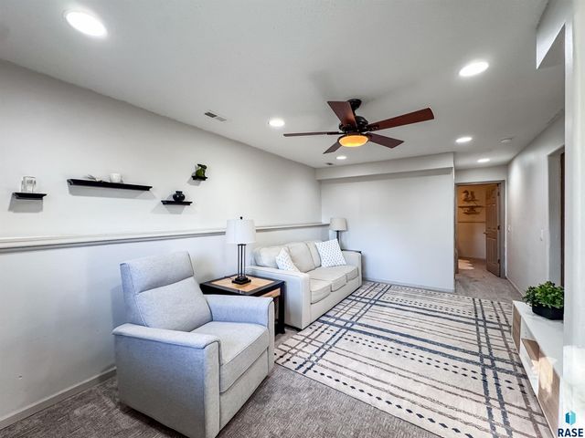 6312 W 66th St Street, Sioux Falls, SD 57106