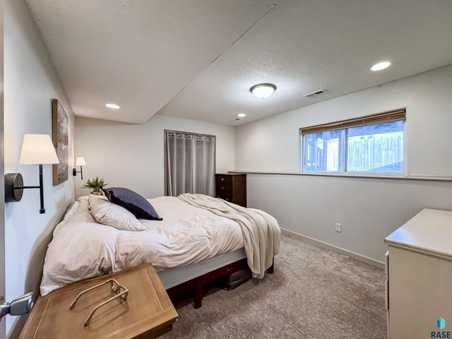 6312 W 66th St Street, Sioux Falls, SD 57106