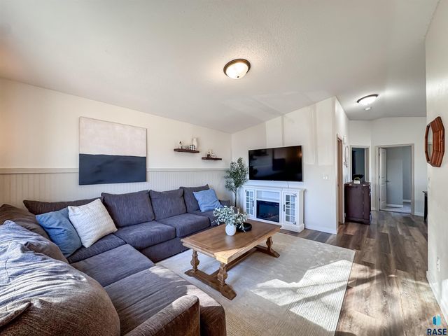 6312 W 66th St Street, Sioux Falls, SD 57106