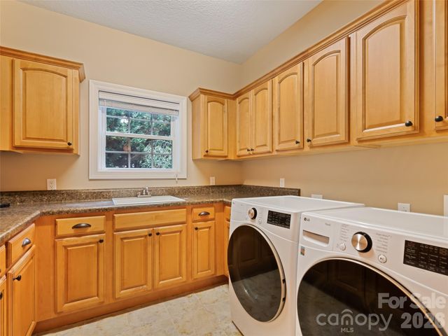 406 Inverness Drive, Waynesville, NC 28785