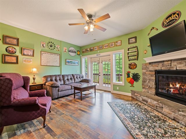 406 Inverness Drive, Waynesville, NC 28785