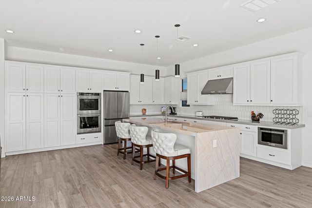 17613 W GUTHRIE Street, Surprise, AZ 85388