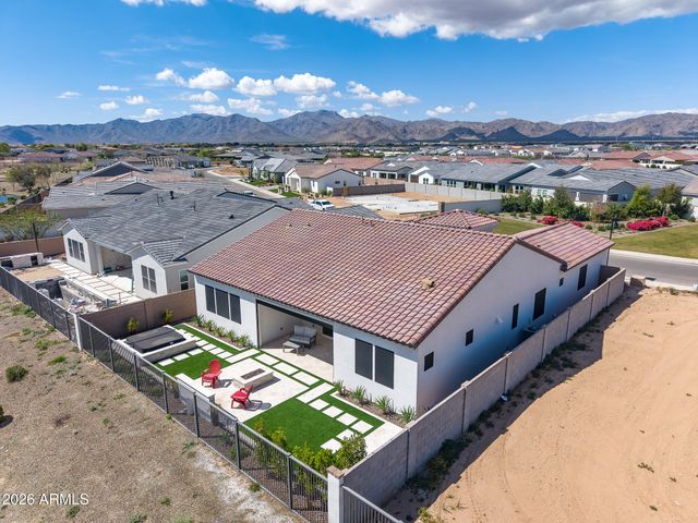 17613 W GUTHRIE Street, Surprise, AZ 85388