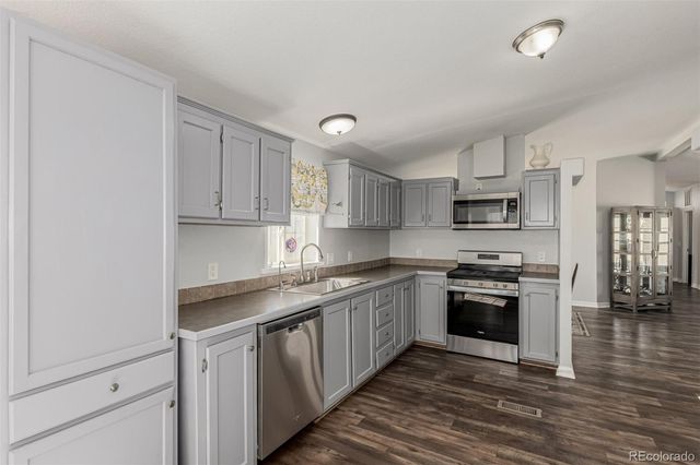 11226 Longview Boulevard, Longmont, CO 80504