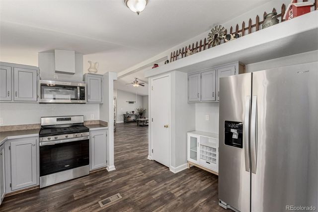 11226 Longview Boulevard, Longmont, CO 80504