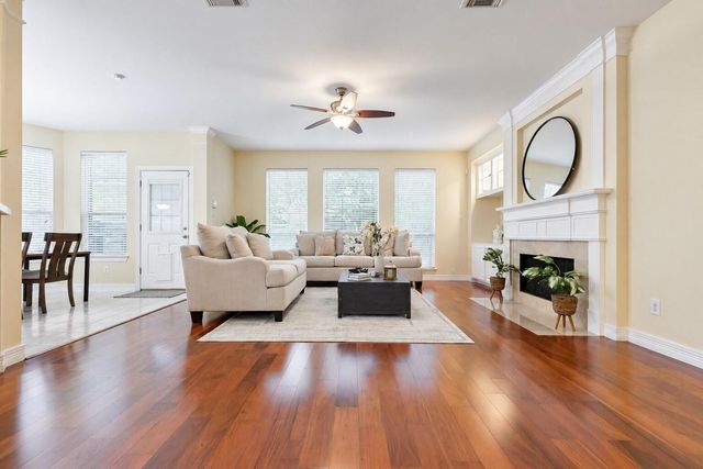 2618 Pinebend Drive, Pearland, TX 77584