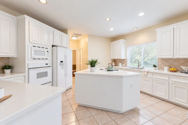 2618 Pinebend Drive, Pearland, TX 77584