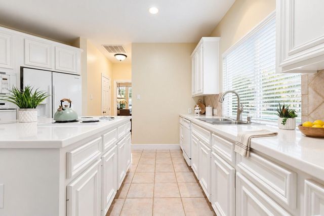 2618 Pinebend Drive, Pearland, TX 77584