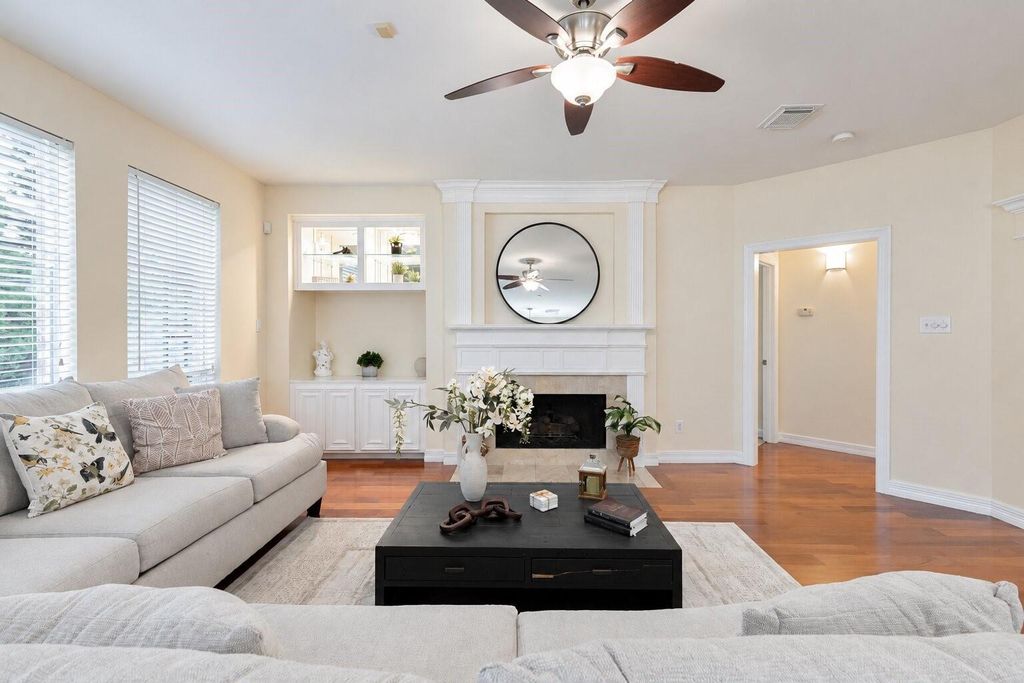 2618 Pinebend Drive, Pearland, TX 77584