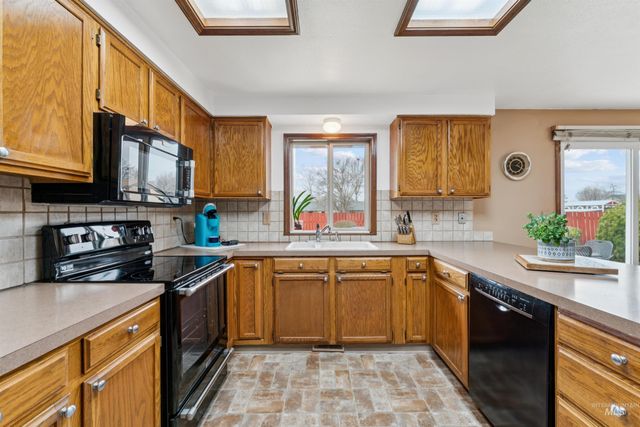 4789 N Bluegrass Ave, Boise, ID 83703