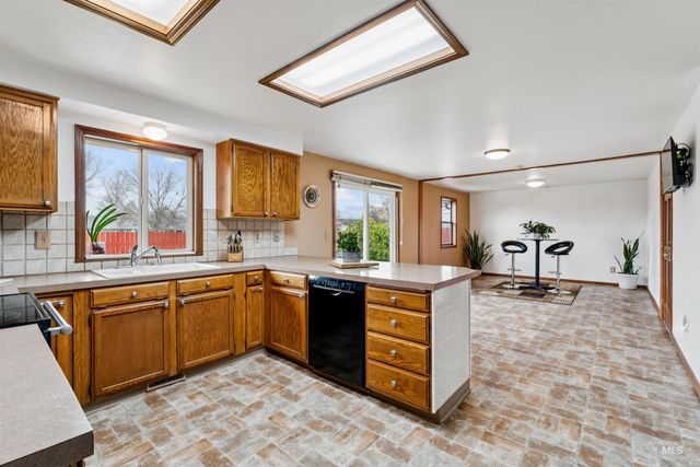 4789 N Bluegrass Ave, Boise, ID 83703