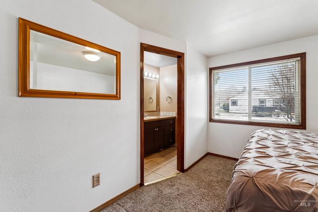 4789 N Bluegrass Ave, Boise, ID 83703