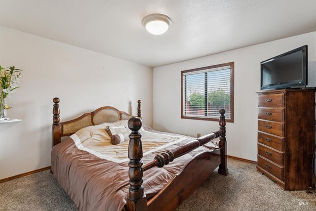 4789 N Bluegrass Ave, Boise, ID 83703