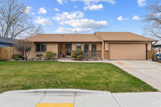 4789 N Bluegrass Ave, Boise, ID 83703