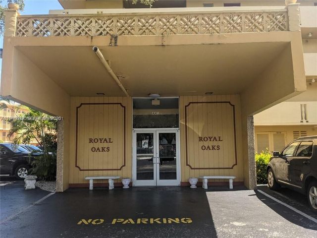 441 NE 195th St 205, Miami, FL 33179