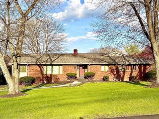 110 Whitehill Dr, Neshannock Twp, PA 16105