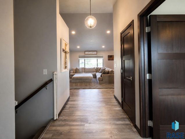 237 Plainside Ave Avenue, Harrisburg, SD 57032