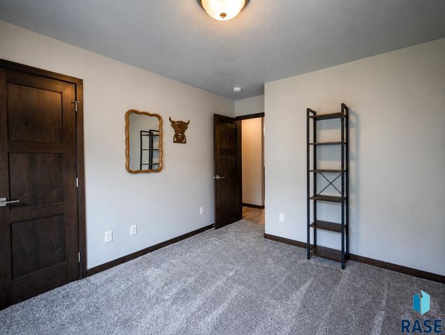 237 Plainside Ave Avenue, Harrisburg, SD 57032