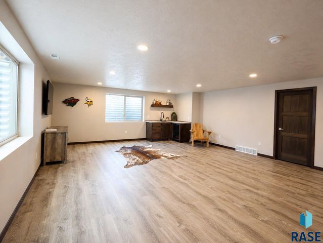 237 Plainside Ave Avenue, Harrisburg, SD 57032
