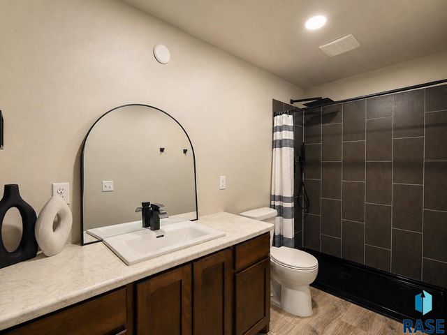 237 Plainside Ave Avenue, Harrisburg, SD 57032