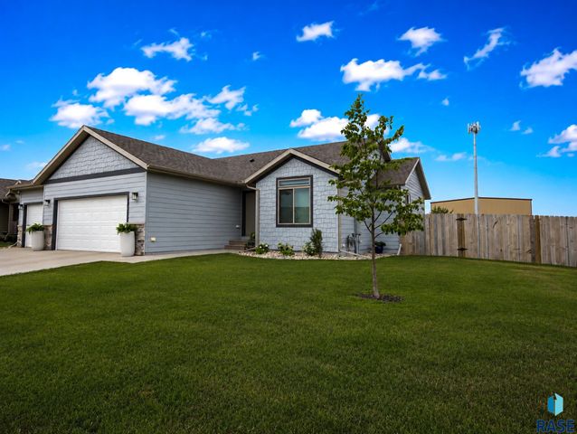 237 Plainside Ave Avenue, Harrisburg, SD 57032