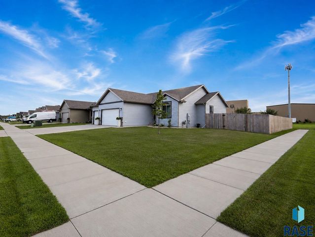 237 Plainside Ave Avenue, Harrisburg, SD 57032