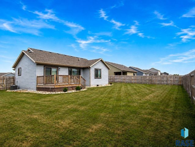237 Plainside Ave Avenue, Harrisburg, SD 57032