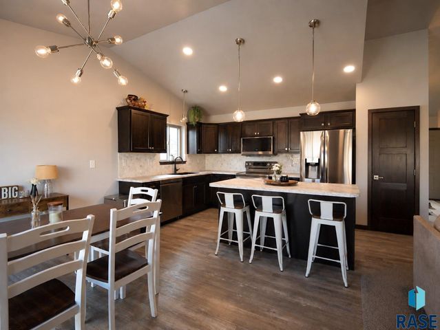 237 Plainside Ave Avenue, Harrisburg, SD 57032