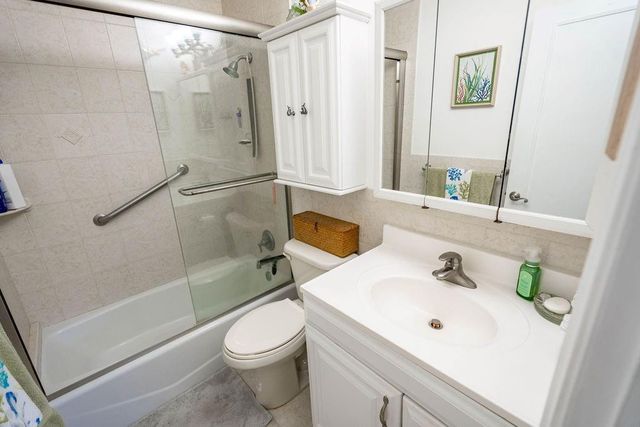 2100 NE 38th Street 229, Lighthouse Point, FL 33064