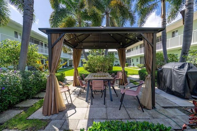 2100 NE 38th Street 229, Lighthouse Point, FL 33064