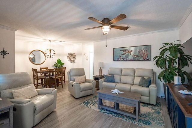 2100 NE 38th Street 229, Lighthouse Point, FL 33064