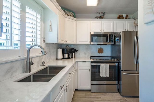 2100 NE 38th Street 229, Lighthouse Point, FL 33064