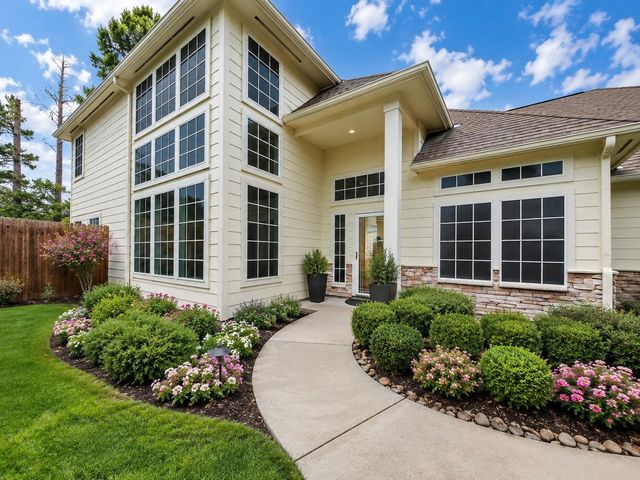 10207 Thornleaf Lane, Houston, TX 77070