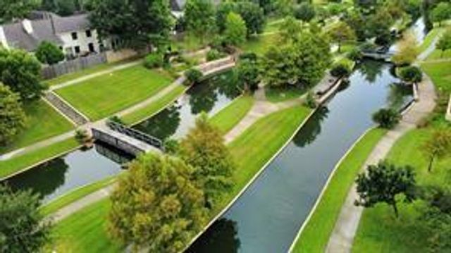 10207 Thornleaf Lane, Houston, TX 77070