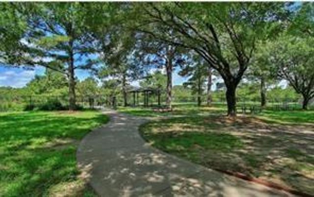 10207 Thornleaf Lane, Houston, TX 77070