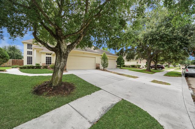 10207 Thornleaf Lane, Houston, TX 77070