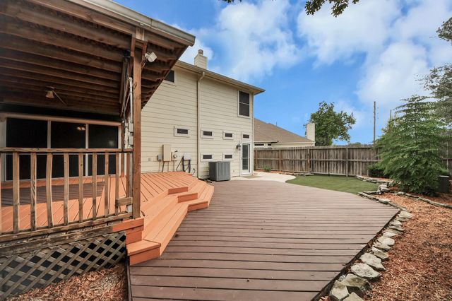 10207 Thornleaf Lane, Houston, TX 77070
