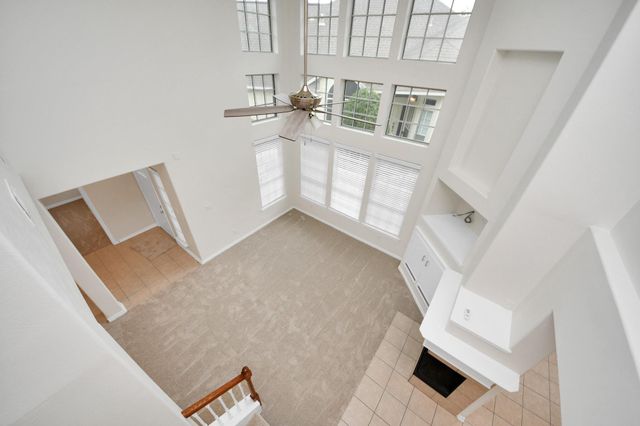 10207 Thornleaf Lane, Houston, TX 77070