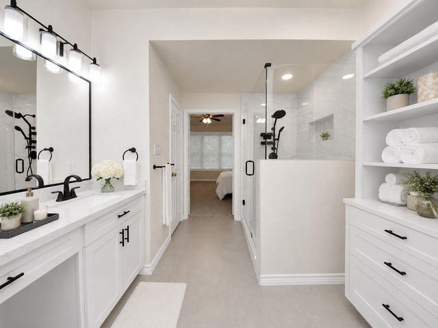 10207 Thornleaf Lane, Houston, TX 77070