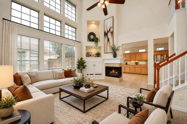 10207 Thornleaf Lane, Houston, TX 77070