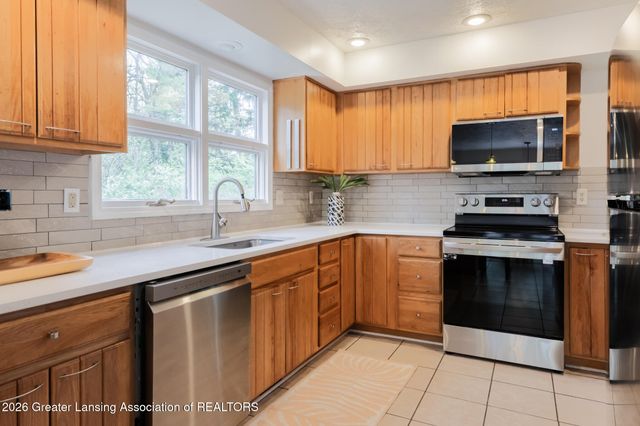 2075 Shagbark Lane, Okemos, MI 48864