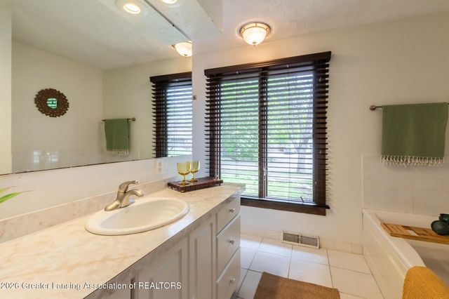 2075 Shagbark Lane, Okemos, MI 48864