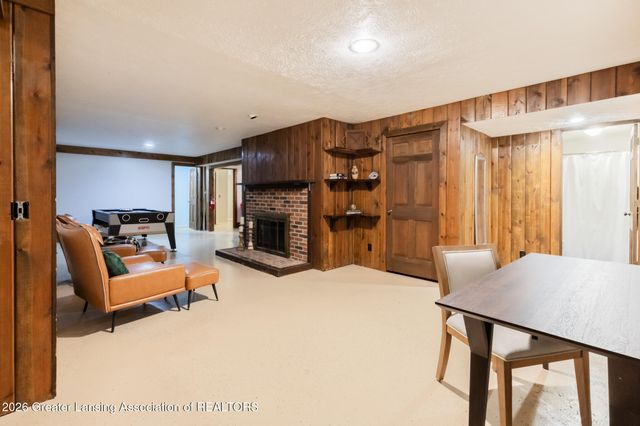 2075 Shagbark Lane, Okemos, MI 48864