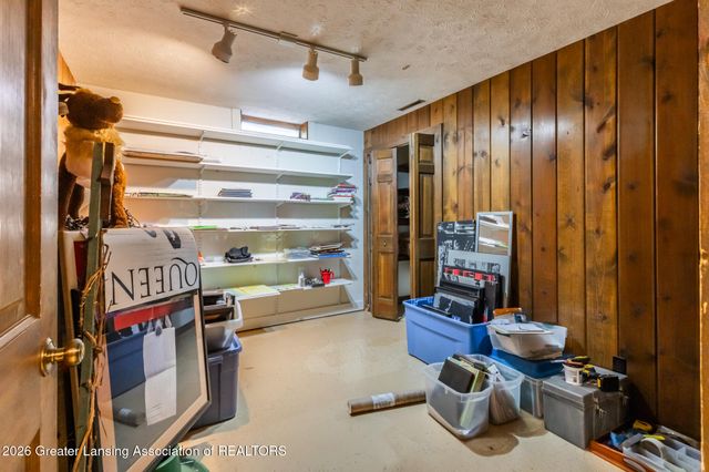 2075 Shagbark Lane, Okemos, MI 48864
